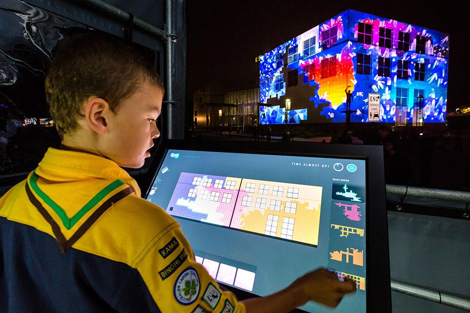 Happy crowds enjoy enlighten at questacon questacon the national 